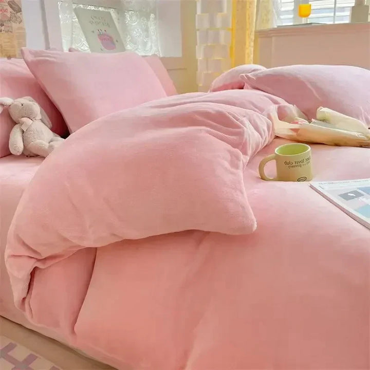 Unisex plush fleece duvet cover, ideal for a warm, inviting and comfortable bedroom.