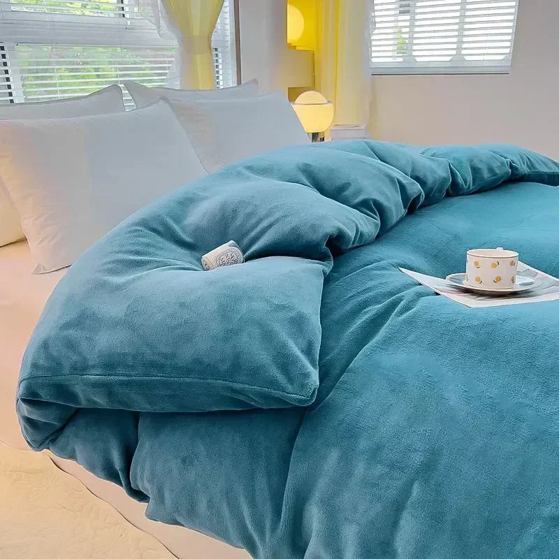 Flannel fleece duvet cover, super soft and warm, perfect for comfortable winter sleeping.
