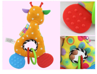 Soft giraffe animal rattle & teether, perfect baby gift & developmental toy.