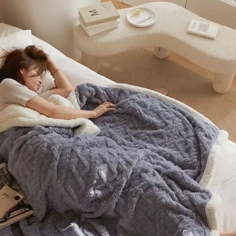 Luxurious plush lambswool blanket, super soft microfiber flannel throw. Enjoy superior warmth, coziness & easy care.
