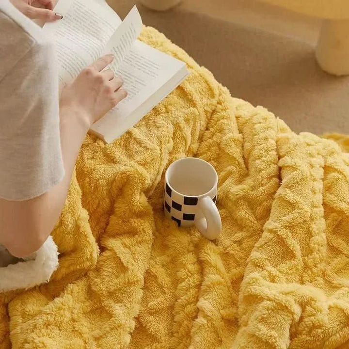 Plush lambswool blanket. Super soft microfiber flannel throw for superior warmth, coziness & winter comfort.
