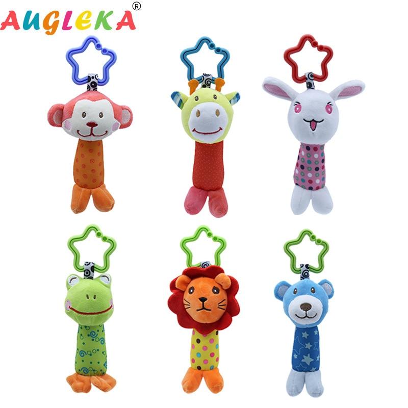 Giraffe baby toy, plush rattle for stroller or crib, encourages grasping and sensory exploration