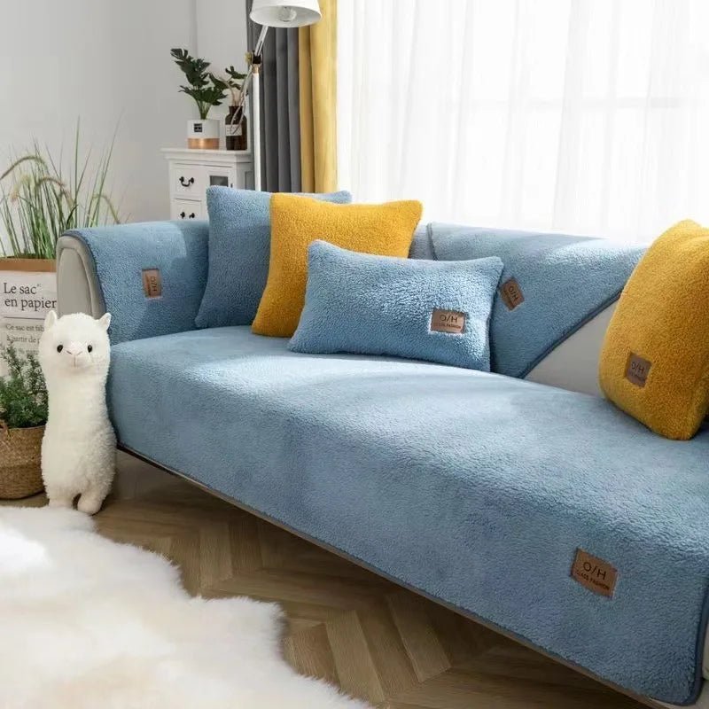Warm & soft plush couch throw, offering cozy comfort and protection for your sofa.