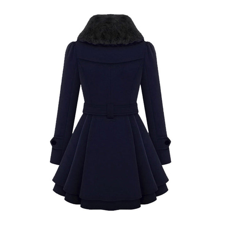 Women's tailored long coat in plush fabric, featuring a sophisticated faux fur collar; winter elegance.