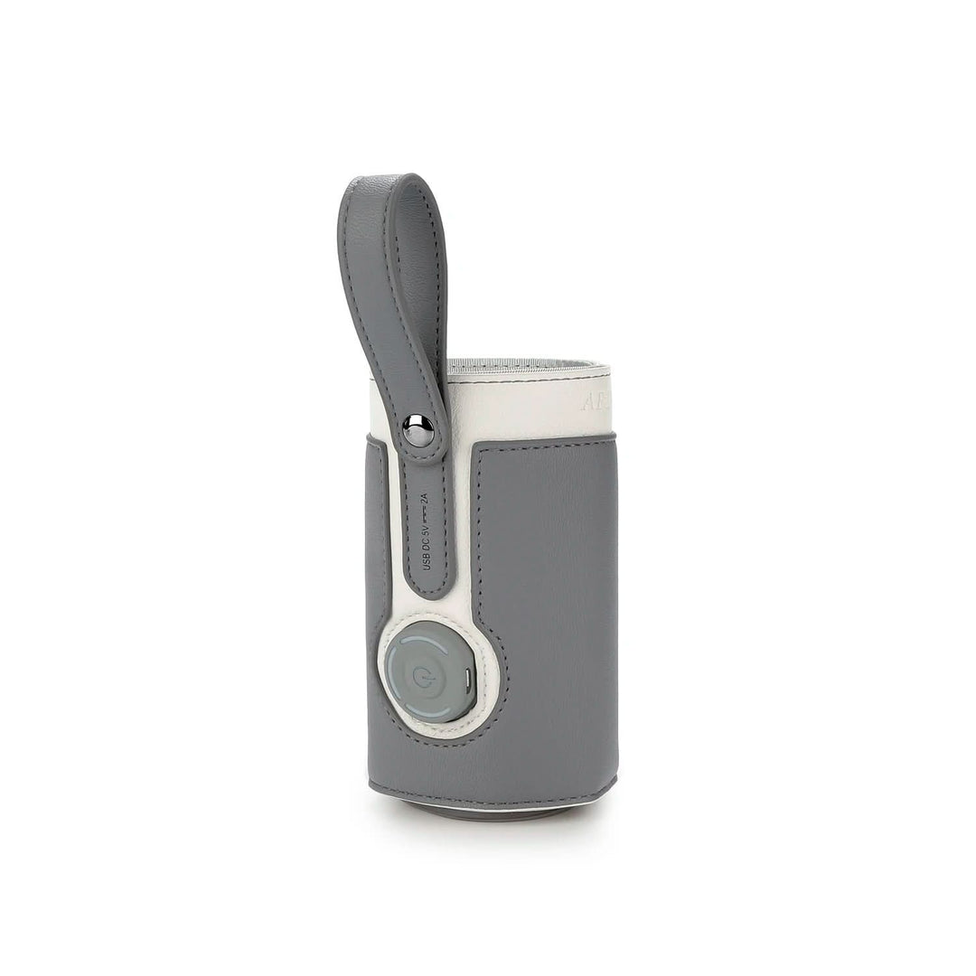 USB powered portable warmer for baby bottles. Ensures comfy feeding for infants on travel.