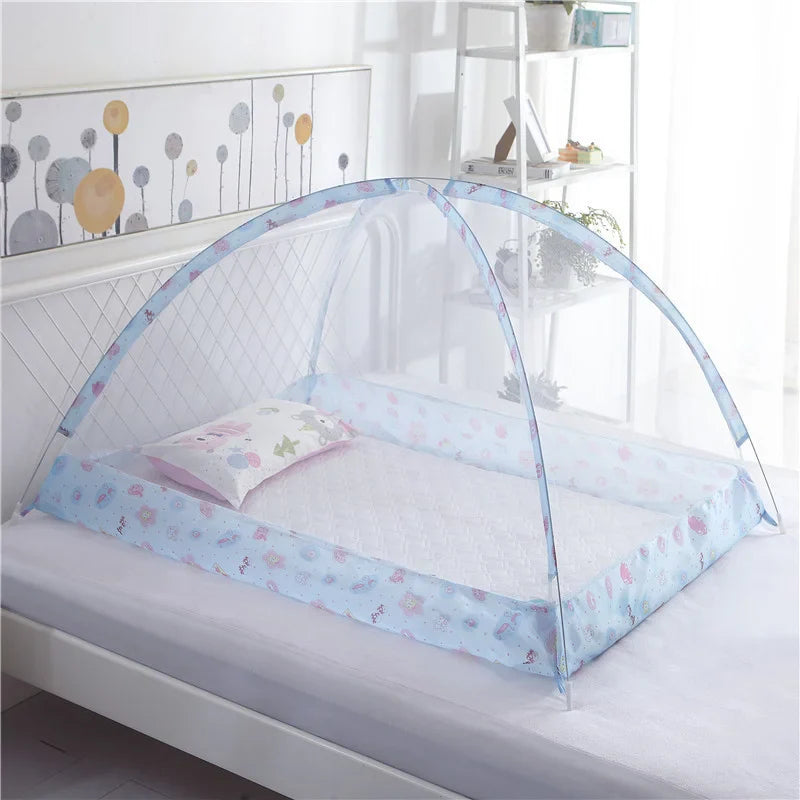 Newborn portable bed with mosquito net cover, ensuring baby's insect-free sleep and safety.