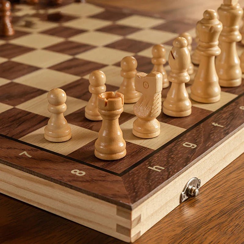 Classic wooden magnetic chess set, perfect strategy board game gift for travelers and game enthusiasts.