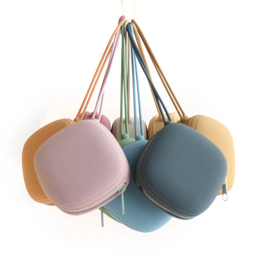 Portable silicone pacifier holder box, hygienic storage for baby soother, travel essential