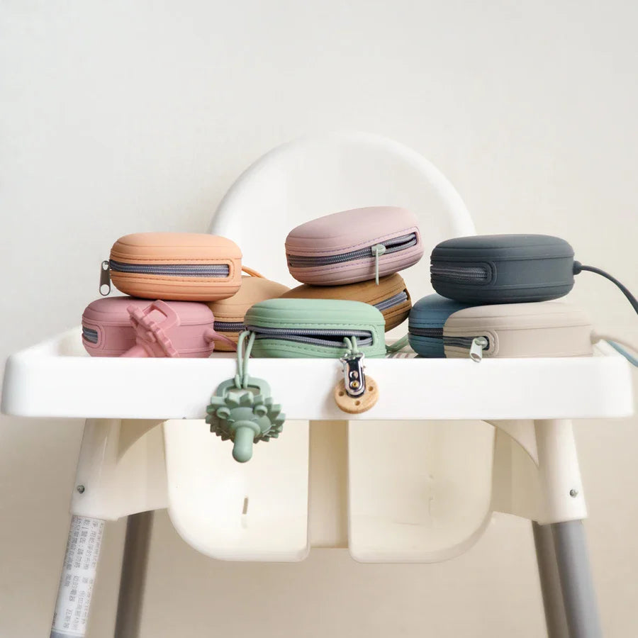 Infant soother holder, silicone material for hygienic storage, portable for feeding times