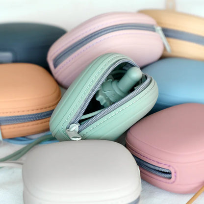 Hygienic soother case, silicone material, keeps baby pacifier clean in travel, newborn care