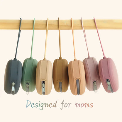 Infant pacifier storage box, silicone soother case, convenient and hygienic accessory