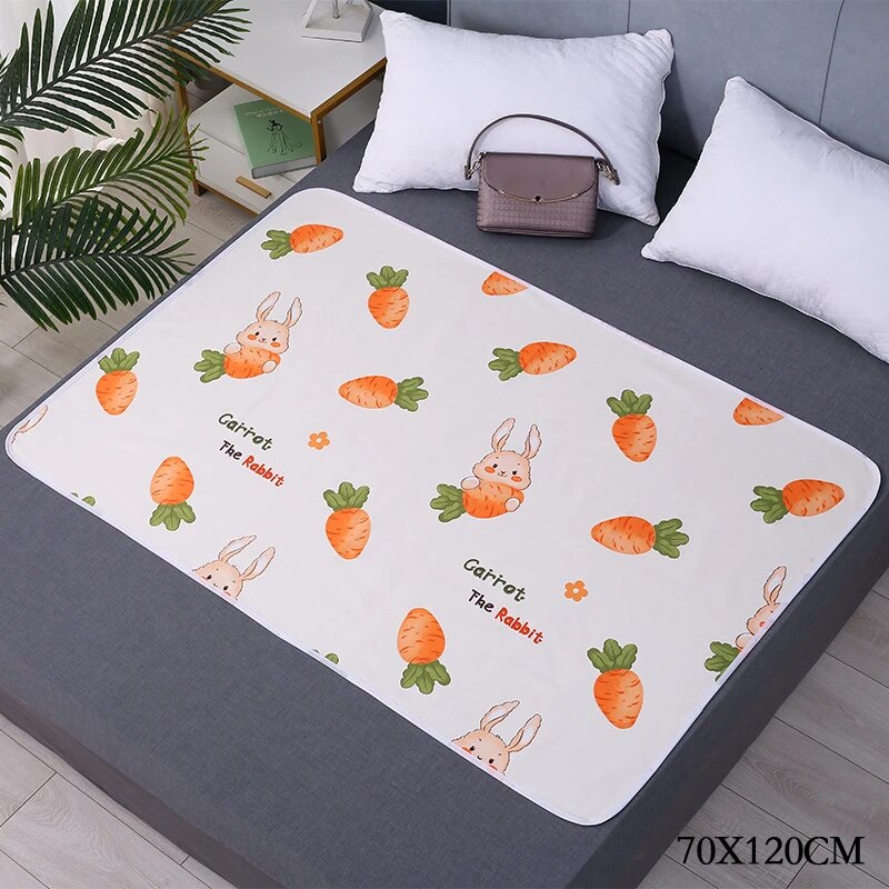Baby's portable changing mat, waterproof and machine washable cotton, making diaper changes simple