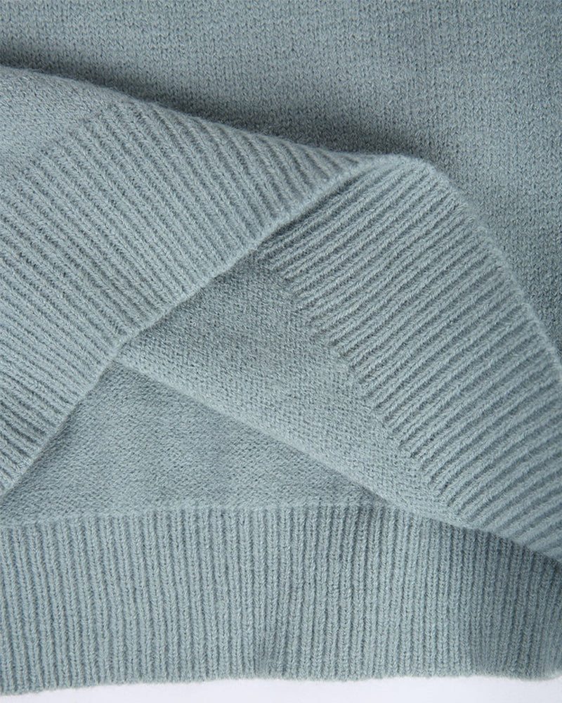 Stylish women's warm knit sweater, a relaxed fit top great for everyday casual style.
