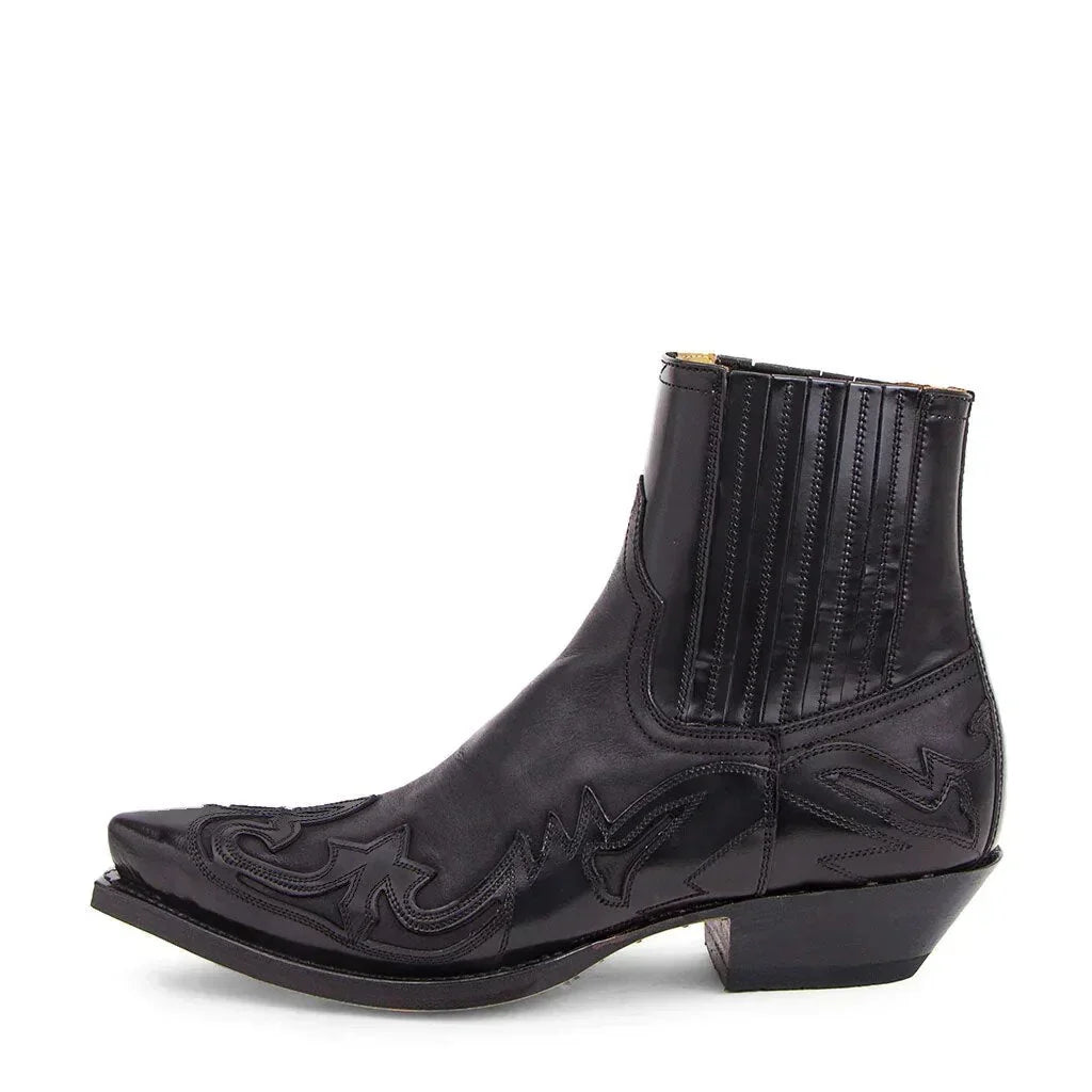 Rugged men's brown western ankle boots by Hoymans, offering durable comfort for everyday casual style.