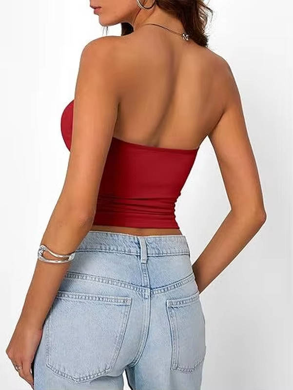 Casual seamless stretch bandeau for women. Versatile crop top, ideal for summer chic.