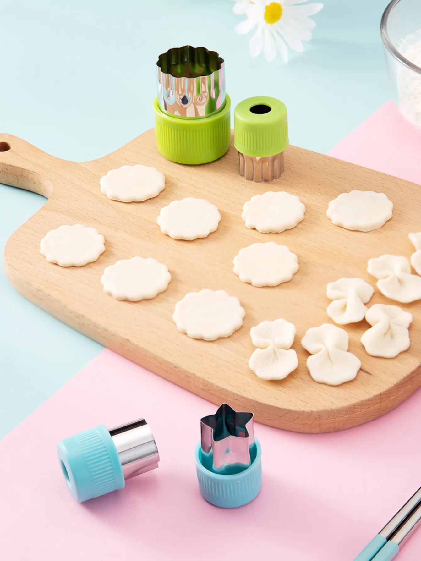 Durable fruit & vegetable cutters for bento boxes, enhancing kids' meal presentation