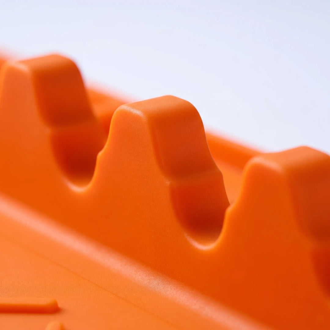 Heat-resistant silicone drip tray for grill tools & kitchen utensils. Keeps surfaces clean during cooking.