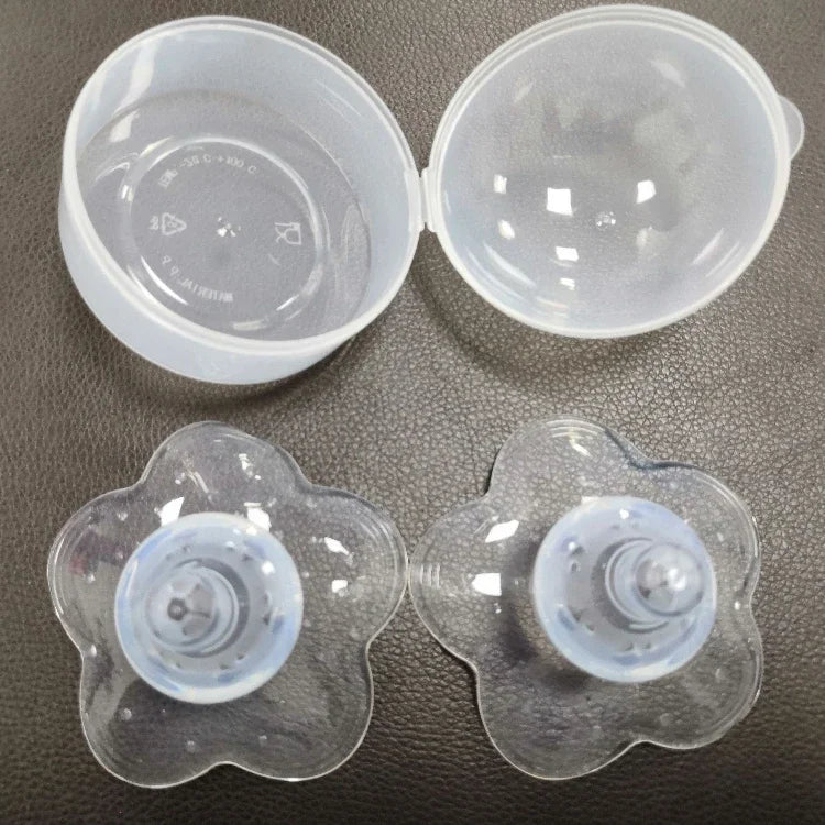 Breastfeeding essentials: BPA-free silicone nipple protector & nursing pad for new mom's comfort.