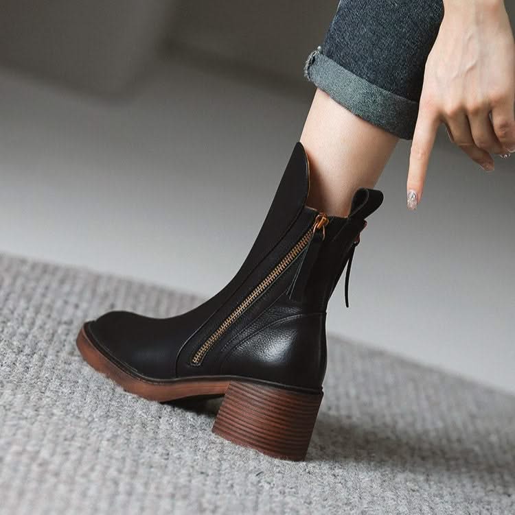 Fashionable women's Sloane high-heel ankle boots. Perfect dress boots for a chic winter or fall look.