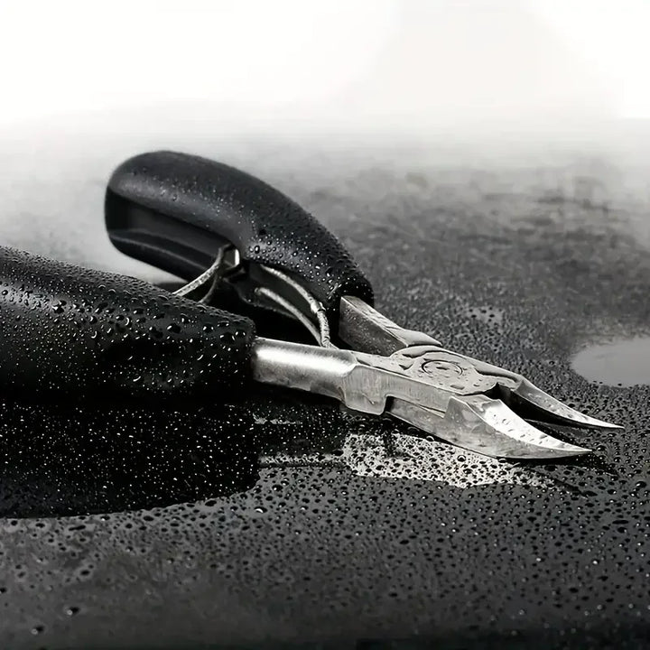 SNIPFORCE PRO toenail clippers, expertly designed for thick and ingrown nails. Ergonomic for comfortable & precise foot care.