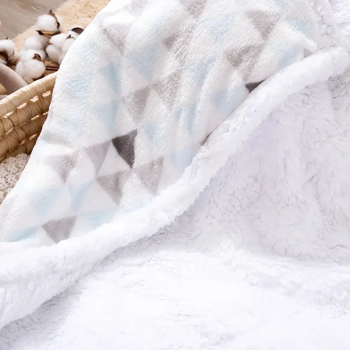 Multi-use warm fleece blanket, ideal for car seats & cribs.