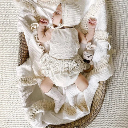 Versatile baby blanket, 100% cotton with stylish tassels, perfect for swaddling and infant receiving