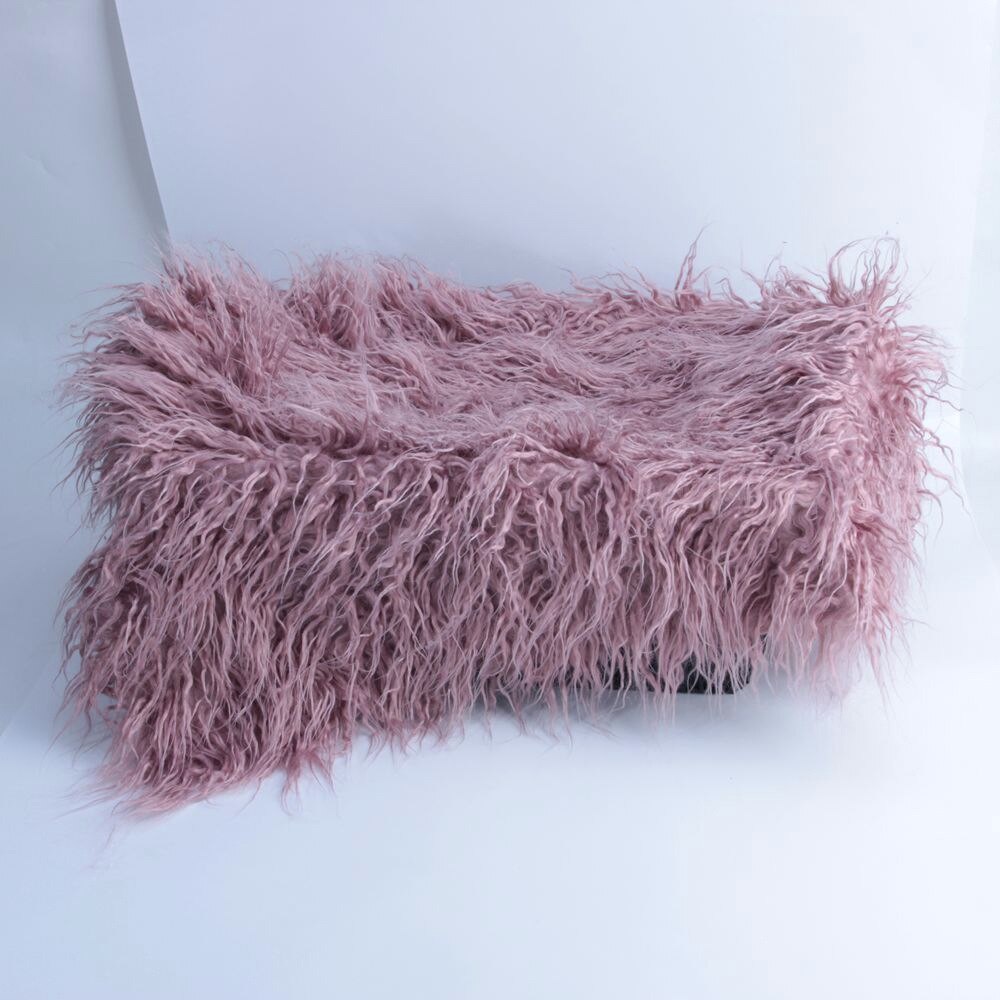 Warm acrylic knit blanket, ideal baby photography prop for cozy newborn photo sessions.
