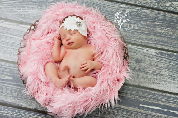 Premium faux fur baby blanket, perfect as a thoughtful baby shower gift