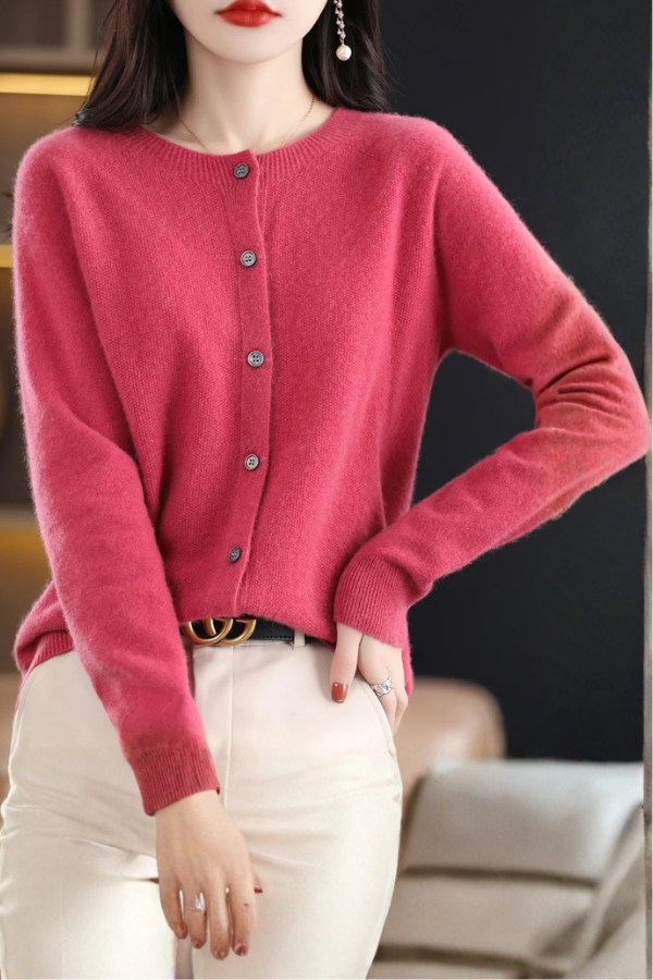 Soft long women's cardigan for effortless style and versatile layering.