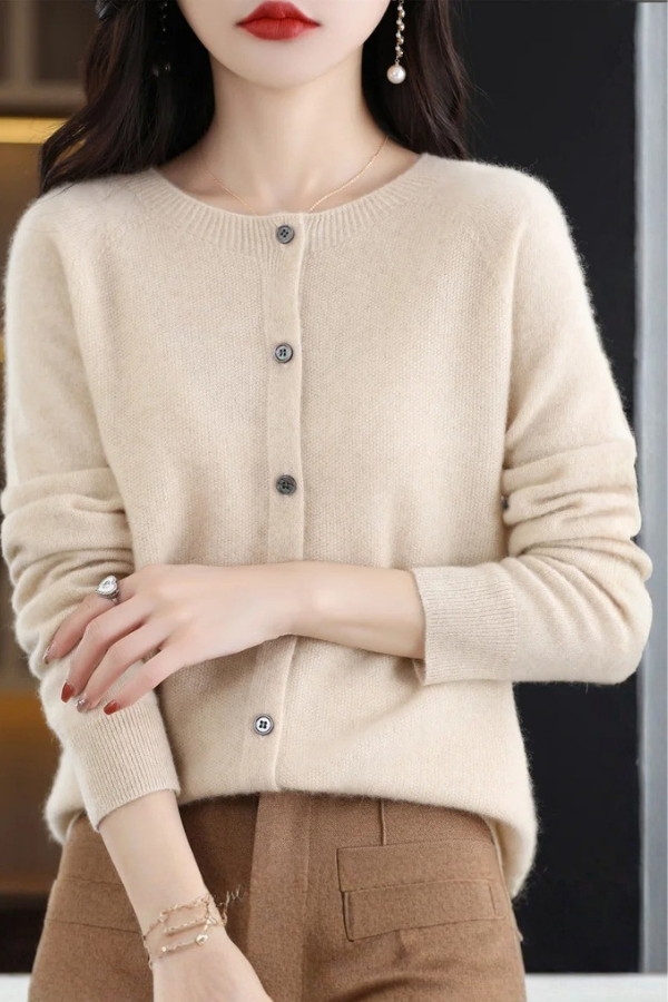 Effortless style with this soft long women's button-front cardigan, perfect for any occasion.