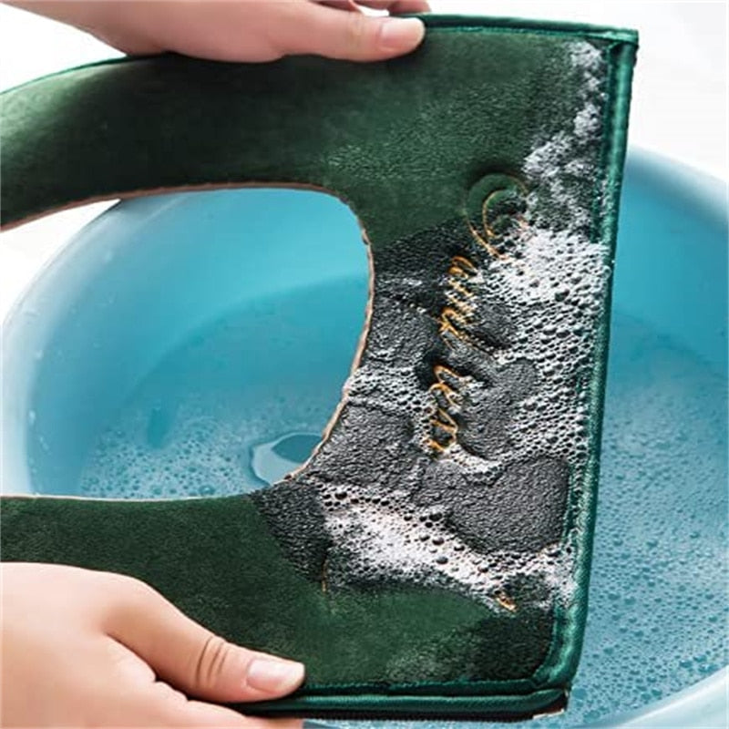 Bathroom accessory: soft toilet seat cover with zipper for hygiene and comfort