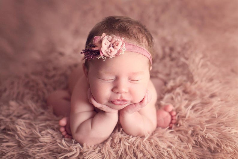 Baby photography dacron blanket, soft and cozy prop for newborn photos, ideal baby gift.