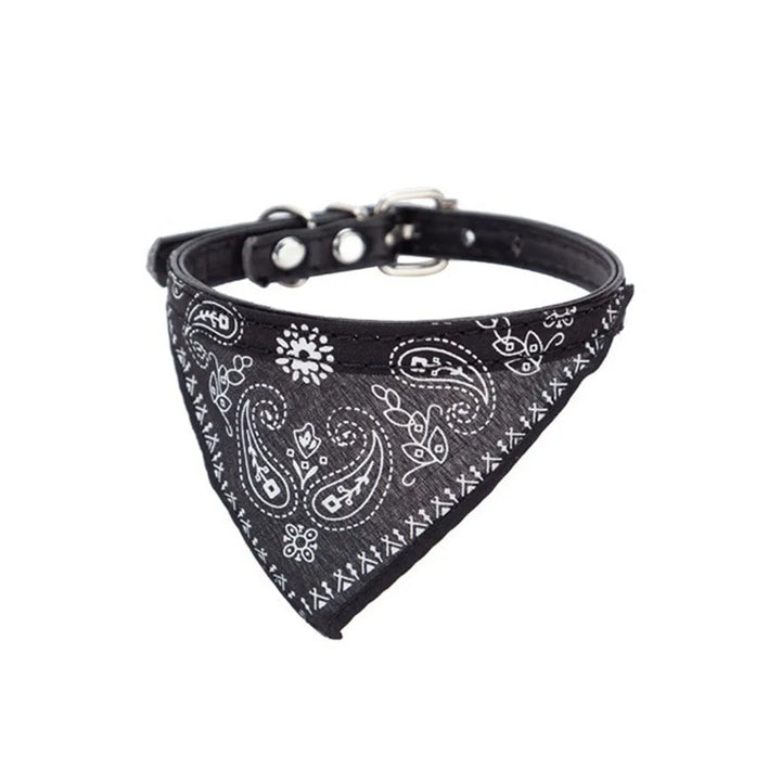 Adjustable cat bandana collar, perfect pet fashion for feline friends & small dog breeds.