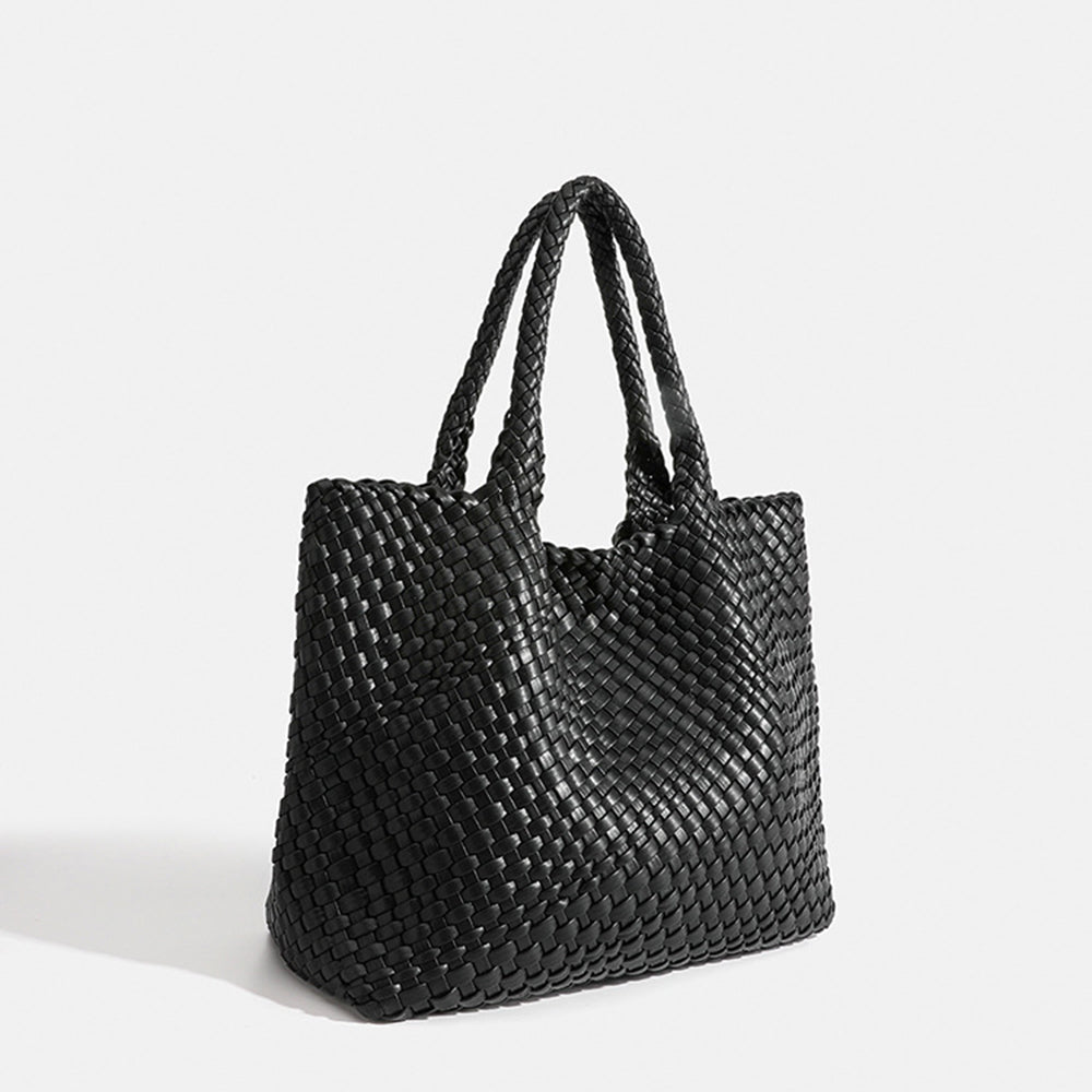 Elegant women's shoulder bag, large woven texture, perfect for a sophisticated everyday look.