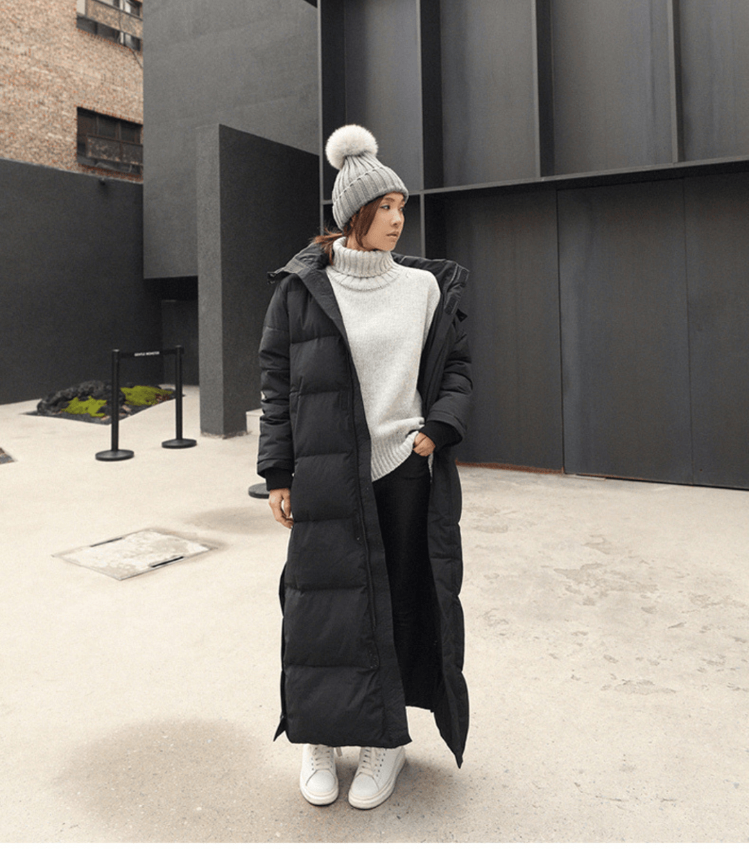 Oversized women's Luna winter parka, warm & comfortable. Ideal waterproof and windproof jacket for winter fashion.