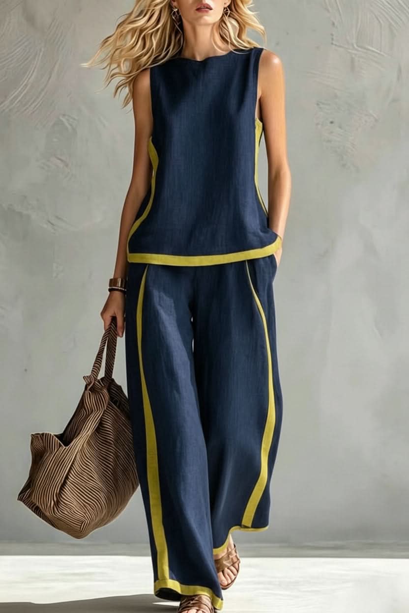 Relaxed women's two-piece lounge set, perfect for home comfort or a casual outing. Versatile minimalist style.