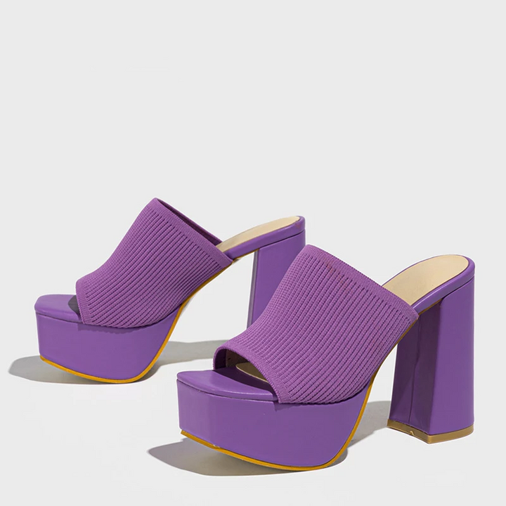 Platform sandals for women, a modern design with an elevated sole, perfect for versatile & comfortable everyday wear.