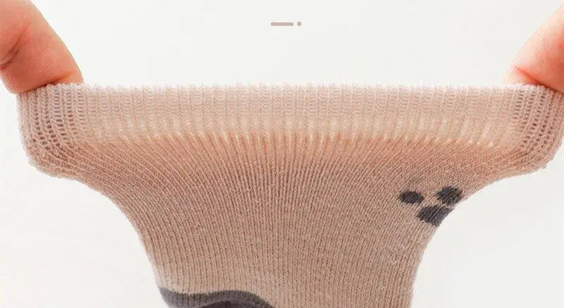 Display of warm baby socks, showcasing their thick material and vibrant colors, infant apparel