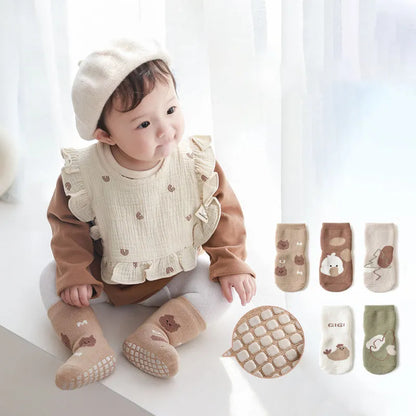 Soft baby anti-slip cartoon bear socks, perfect for winter, unisex baby fashion.