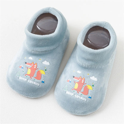 Close-up of the anti-slip sole on green toddler gripper sock shoes, ensuring steady movement for infants.