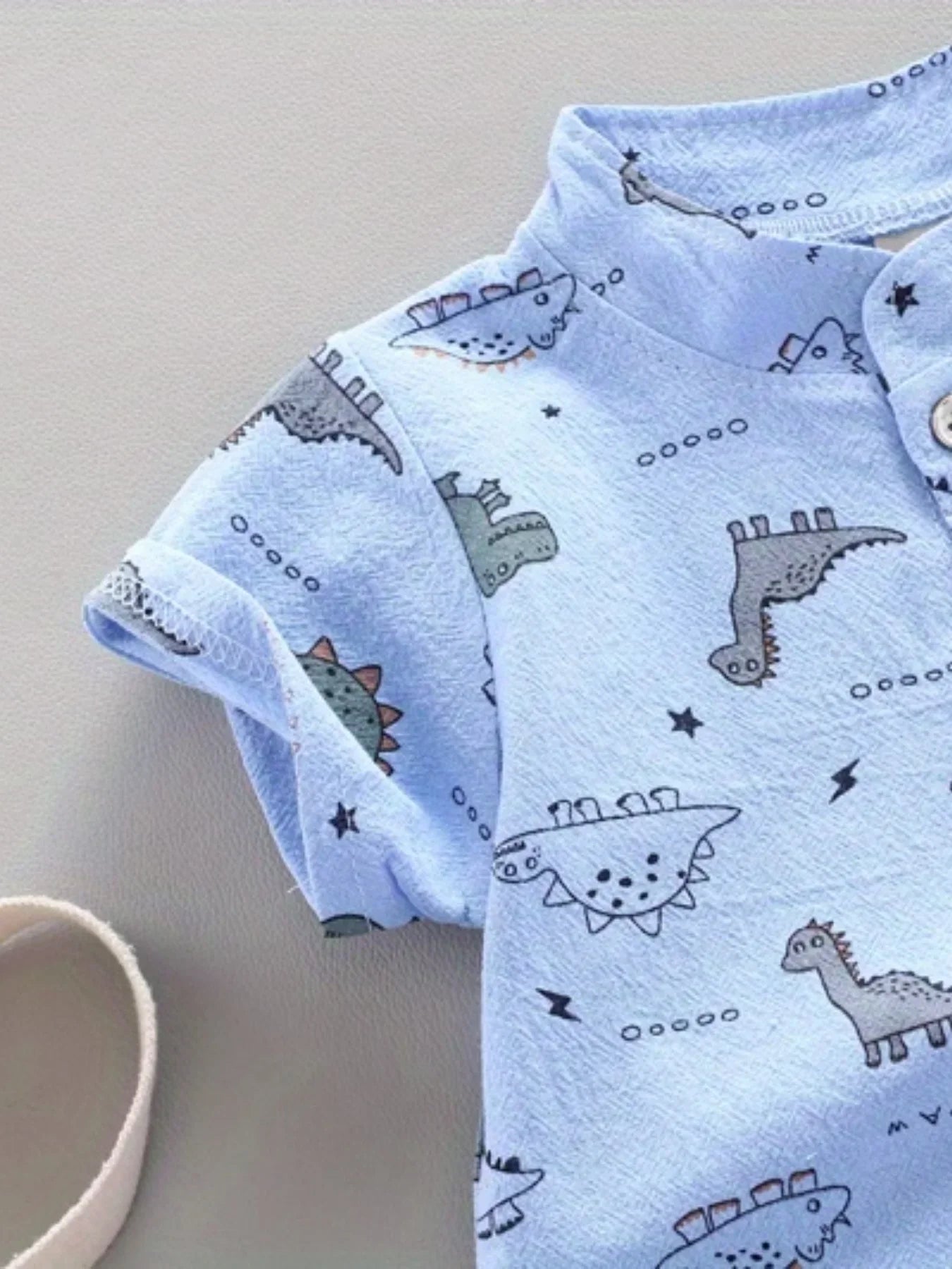 Two-piece dinosaur-themed short set for boys, ideal baby and toddler play clothes