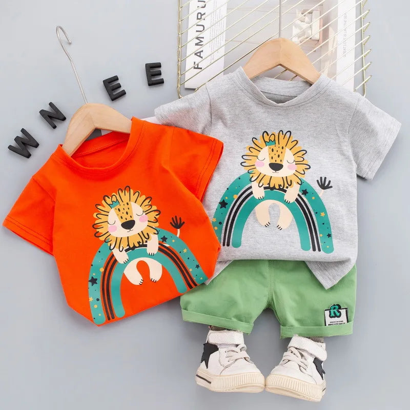 Cotton summer outfit set for boys: short sleeve shirt with lion print and gray shorts.