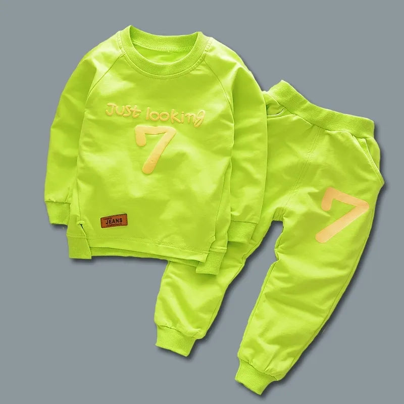Stylish toddler boys casual clothing set for daily wear, t-shirt and coordinating pants