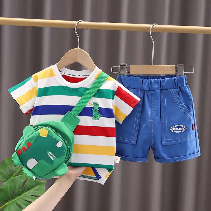 Detail of the matching bag from the dinosaur T-shirt and shorts set for kids