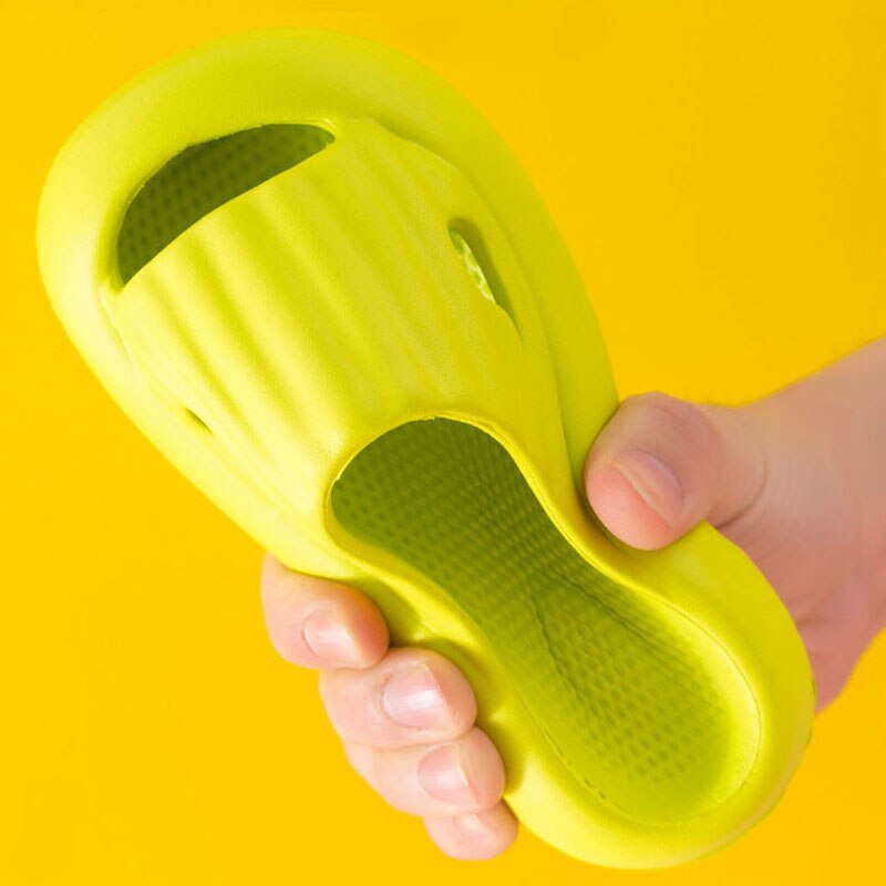 Toddler sandals with anti-slip sole, protective and breathable for first steps, EVA kids slippers