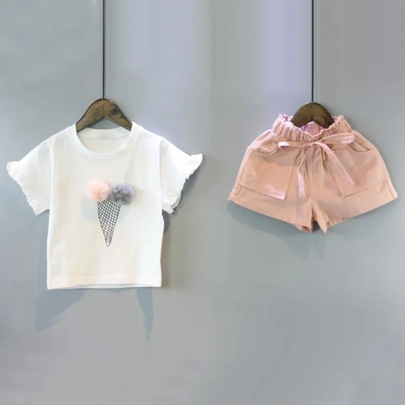 Girls' summer two-piece play set: beige short sleeve top and matching polka dot shorts, comfortable cotton