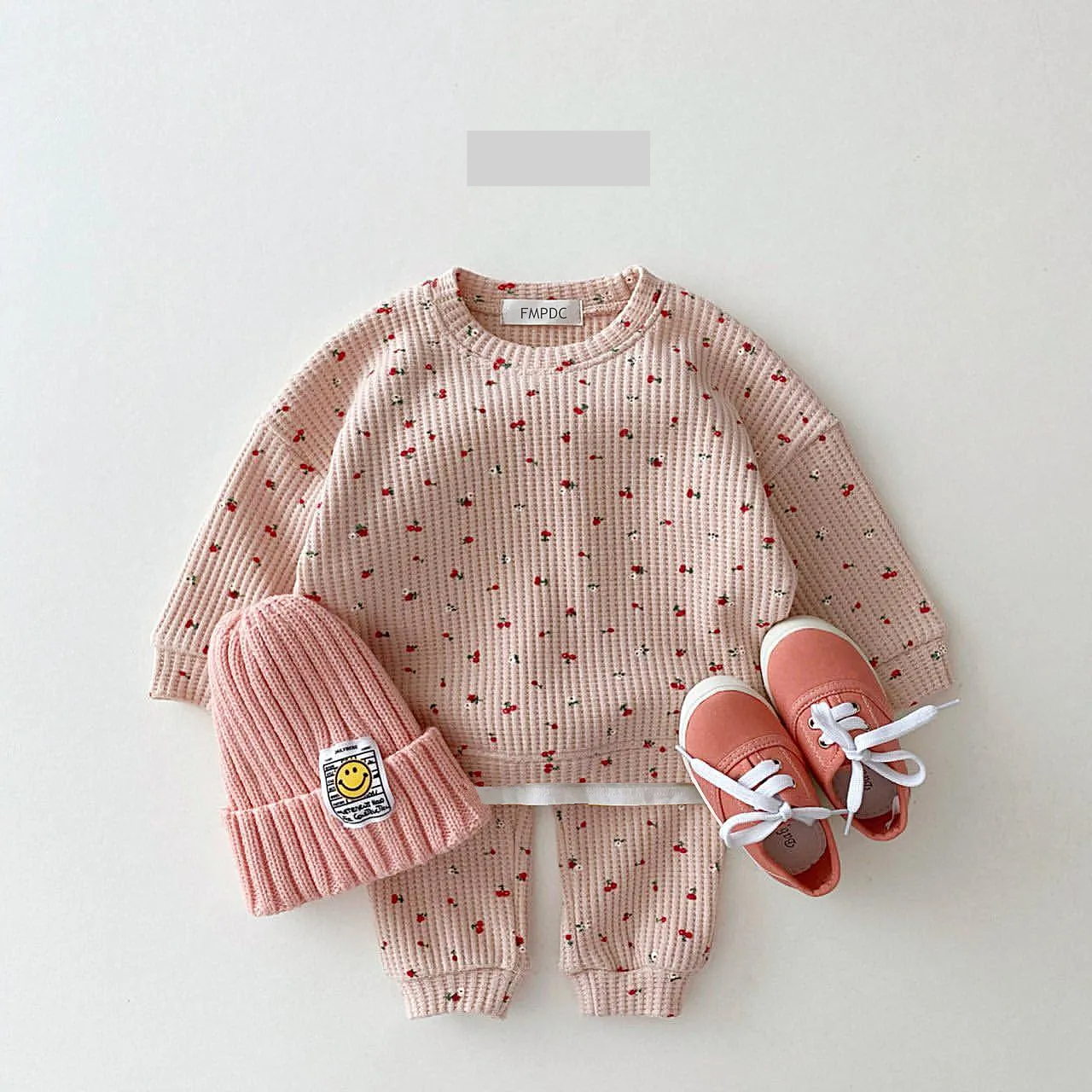 Toddler girl's multi-print cotton outfit, perfect for spring/autumn playwear, comfortable baby clothes set.