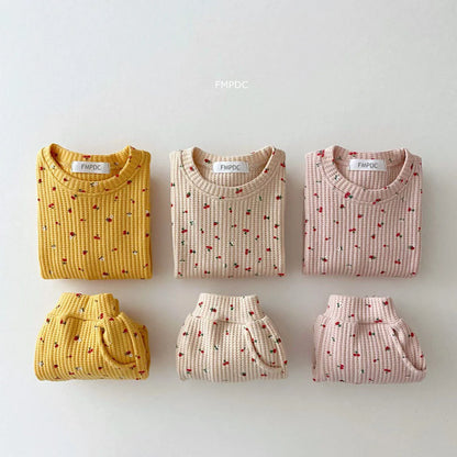Baby girl's multi-print cotton set, featuring a long-sleeve top and leggings, perfect for spring/autumn.