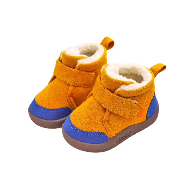 Side view of warm baby shoes, featuring anti-slip sole and water-resistant material for winter play