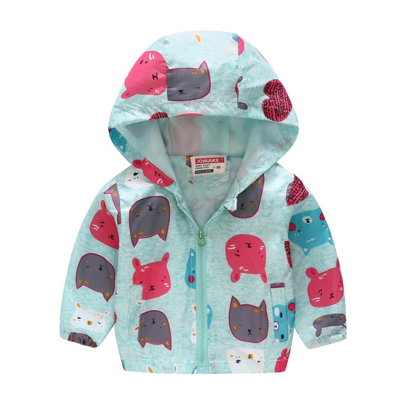 Zipper detail on a kids' floral polyester hooded jacket, durable and warm spring/fall outerwear.